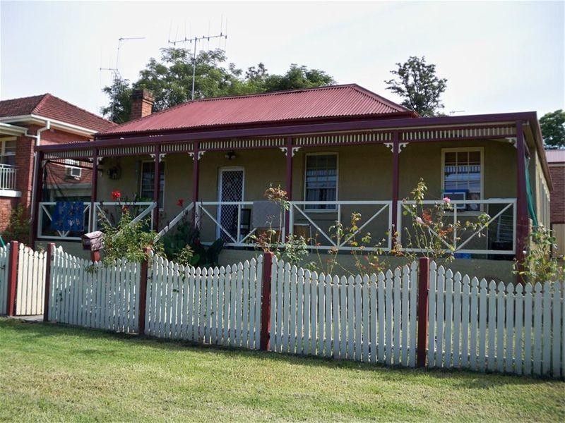 8 Liverpool Street, Cowra NSW 2794