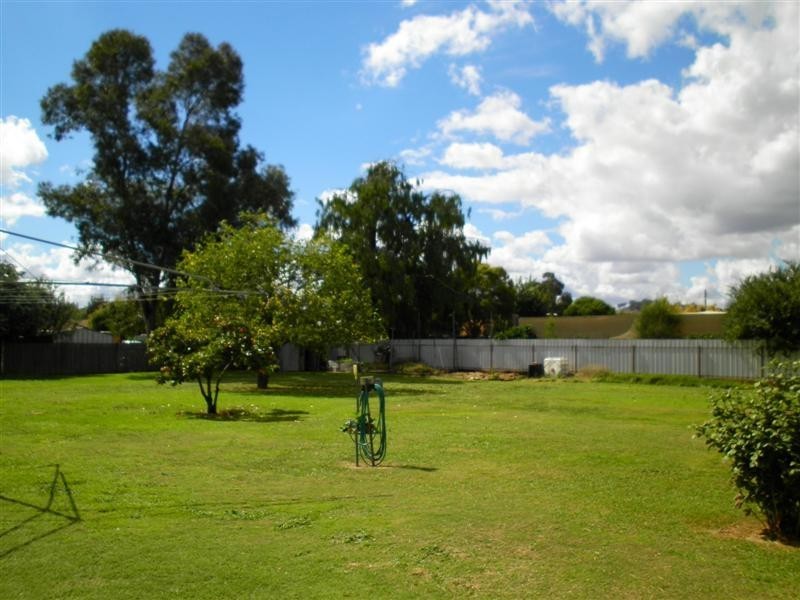 3 Cooyal Street, Cowra NSW 2794