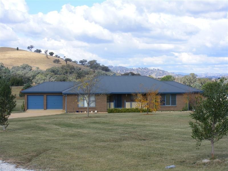 35 Vernon Drive, Cowra NSW 2794
