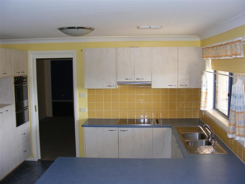 35 Vernon Drive, Cowra NSW 2794