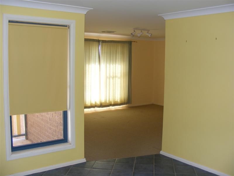 35 Vernon Drive, Cowra NSW 2794