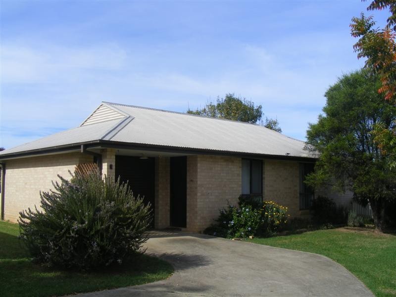 Unit 3 53 Wellington Street, Cowra NSW 2794