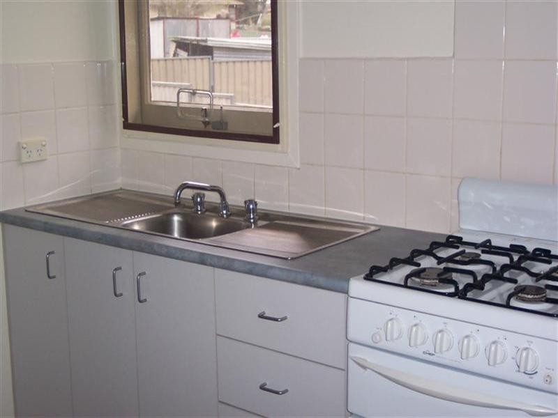 1 Weeroona Place, Cowra NSW 2794