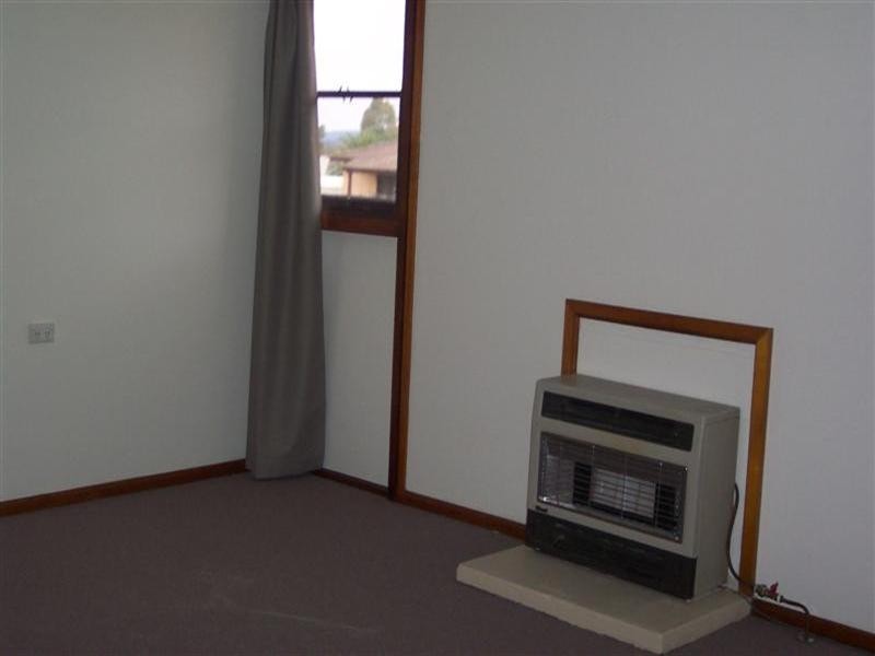 1 Weeroona Place, Cowra NSW 2794