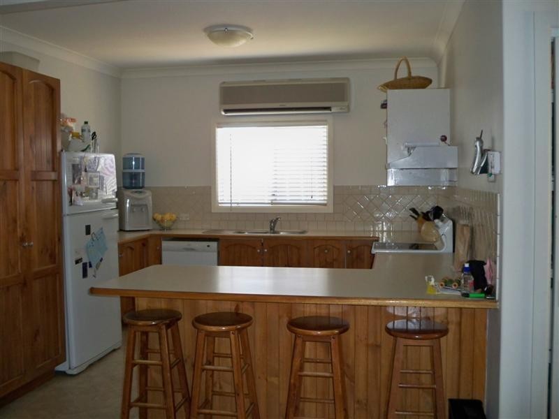 8 Railway Lane, Cowra NSW 2794