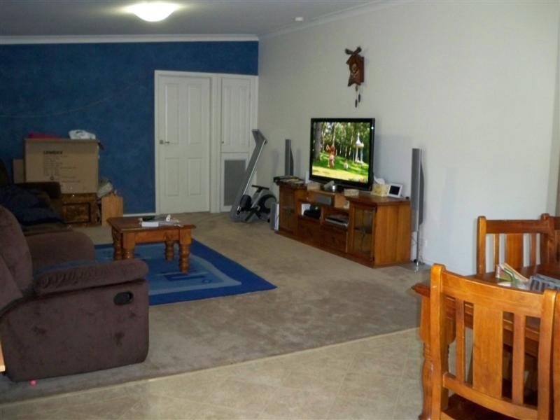 8 Railway Lane, Cowra NSW 2794