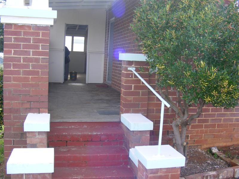 56 Liverpool Street, Cowra NSW 2794