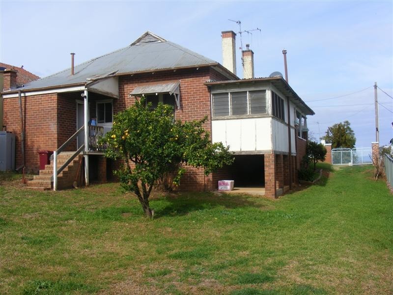 56 Liverpool Street, Cowra NSW 2794