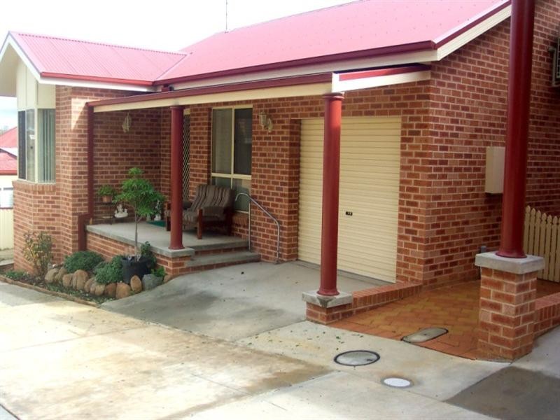 Unit 2/8 Liverpool Street, Cowra NSW 2794