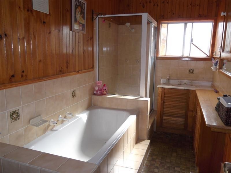 33 Nelson Street, Cowra NSW 2794