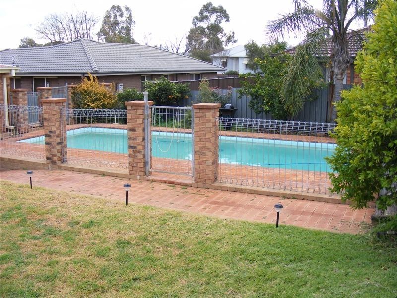 33 Nelson Street, Cowra NSW 2794