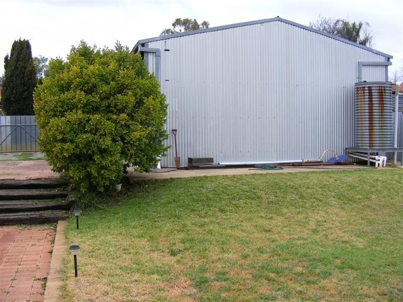 33 Nelson Street, Cowra NSW 2794