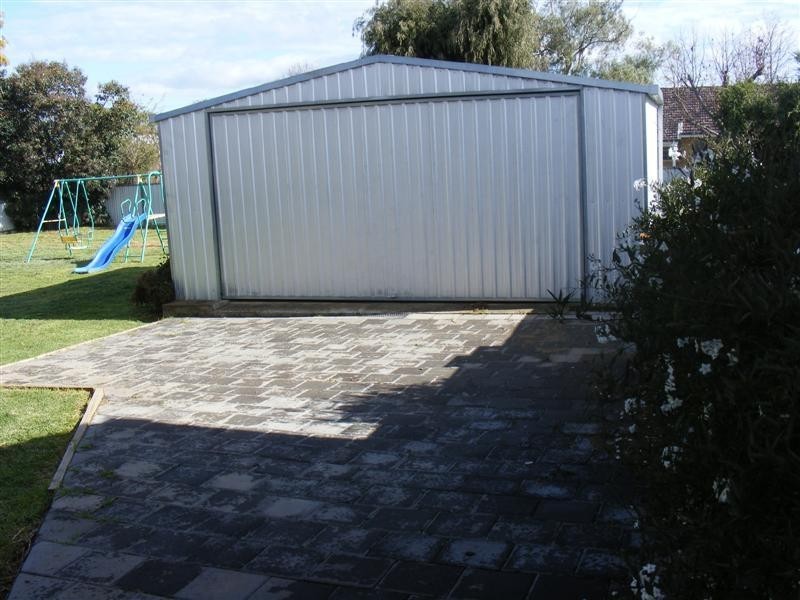 28 Newcombe Street, Cowra NSW 2794