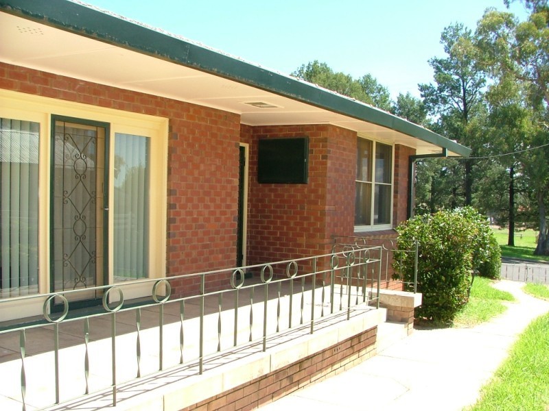 7 Dollar Street, Cowra NSW 2794