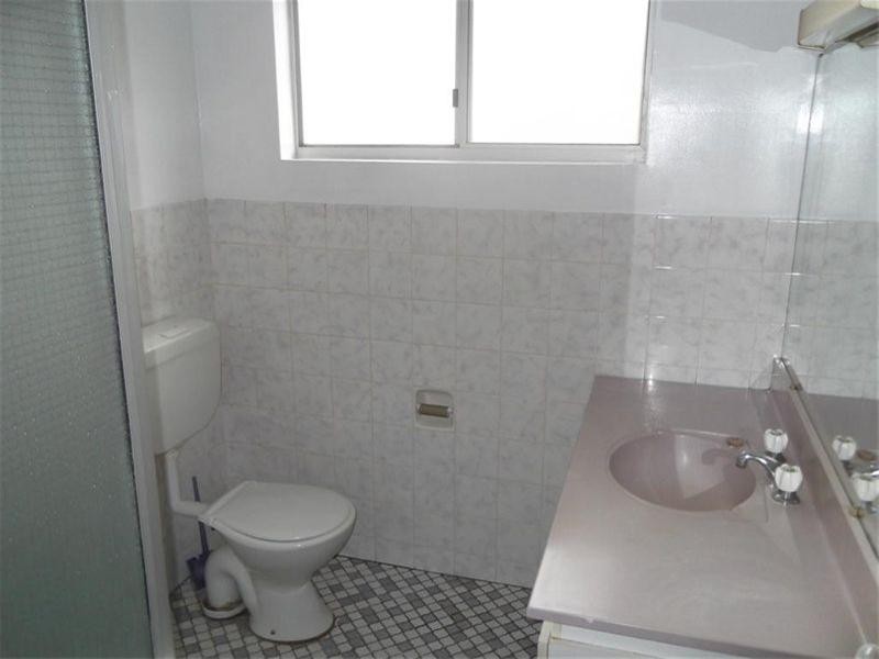 16 Kanangra Street, Cowra NSW 2794