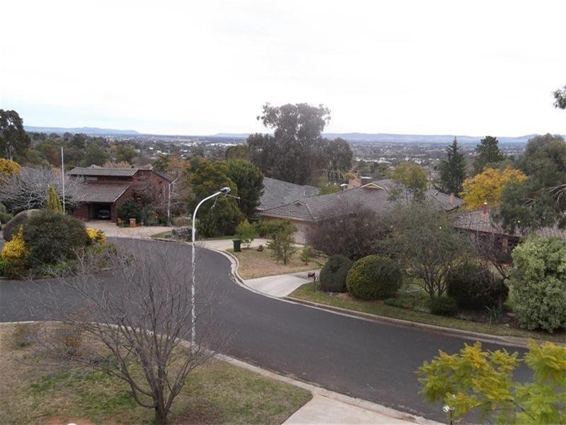 16 Kanangra Street, Cowra NSW 2794
