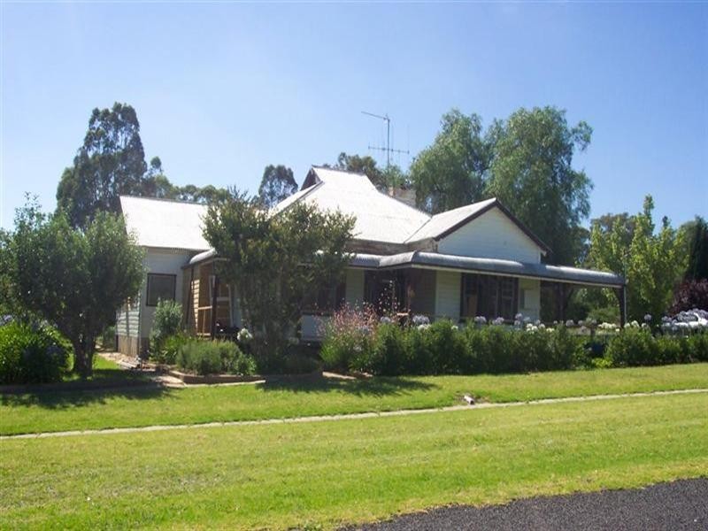 11 Stuart Street, Woodstock NSW 2793