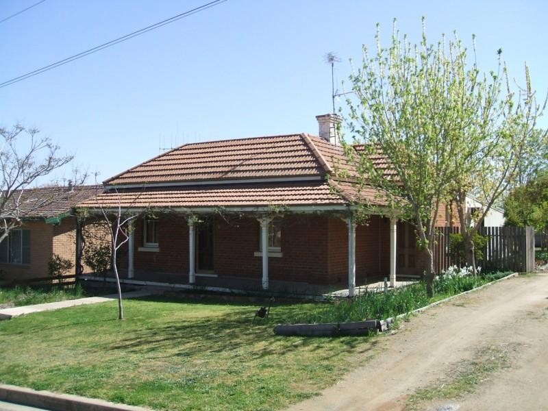 16 Coota Street, Cowra NSW 2794