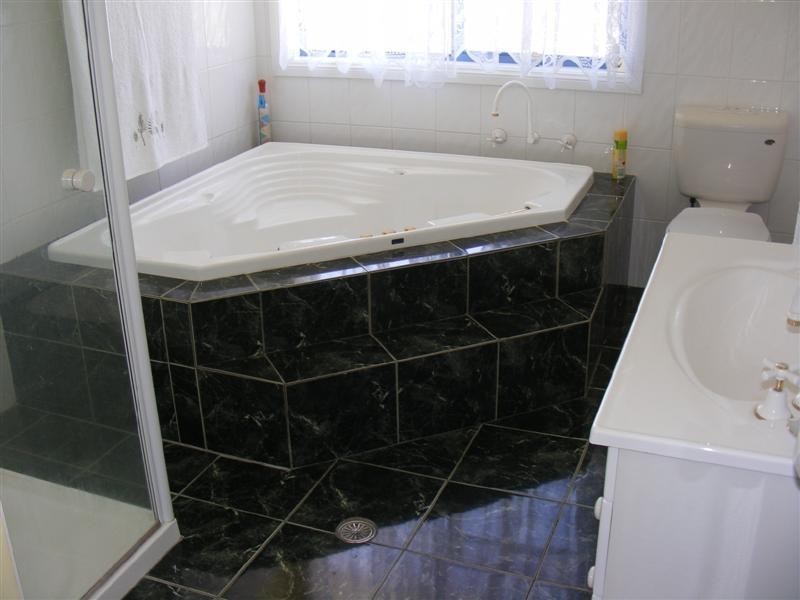 75 Fitzroy Avenue, Cowra NSW 2794