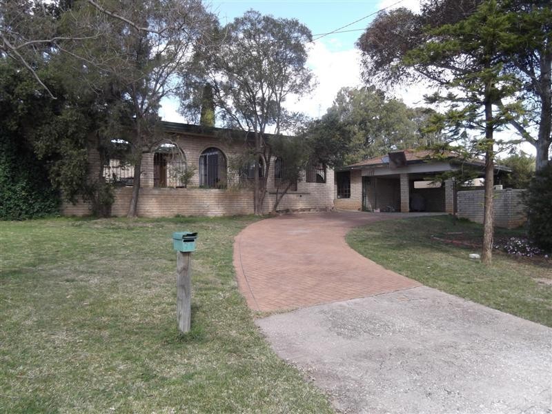 39 Hanna Street, Cowra NSW 2794