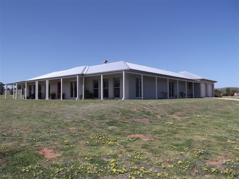 22 Kangaroo Flat Road, Cowra NSW 2794