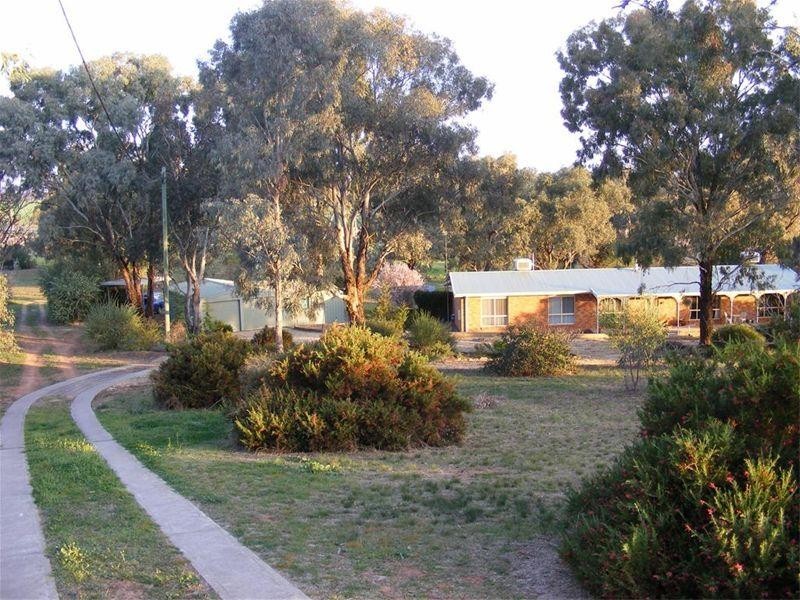 79 Military Parade, Cowra NSW 2794