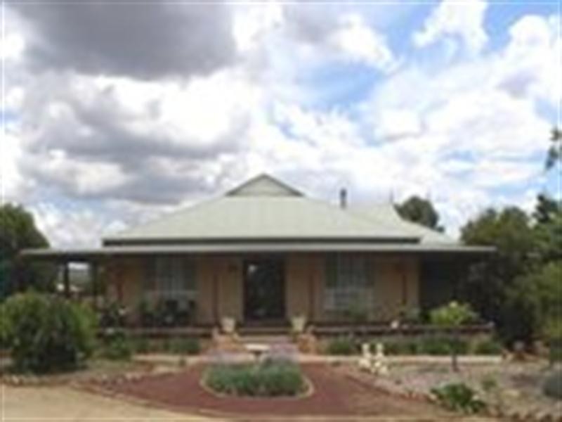 49 Valley View Road, Cowra NSW 2794