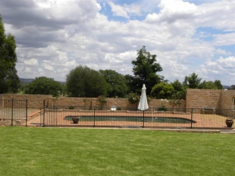 49 Valley View Road, Cowra NSW 2794