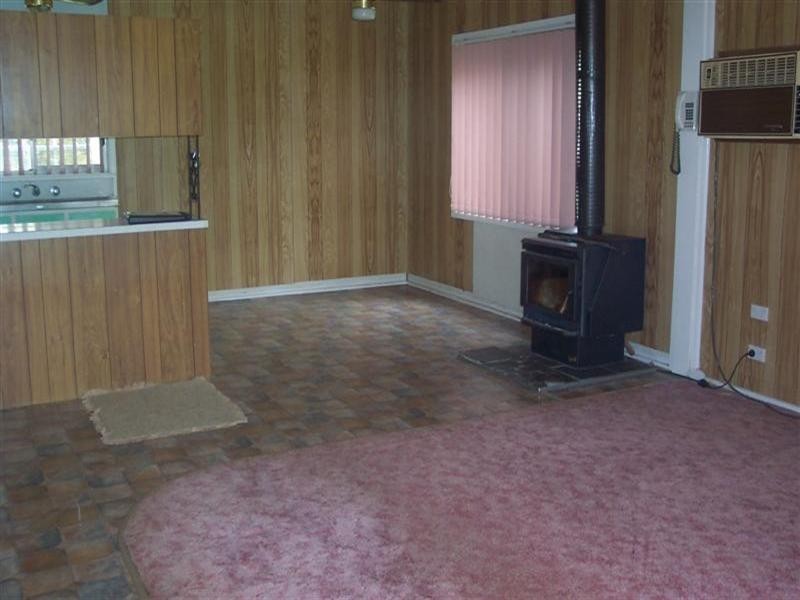 10 York Street, Greenethorpe NSW 2809