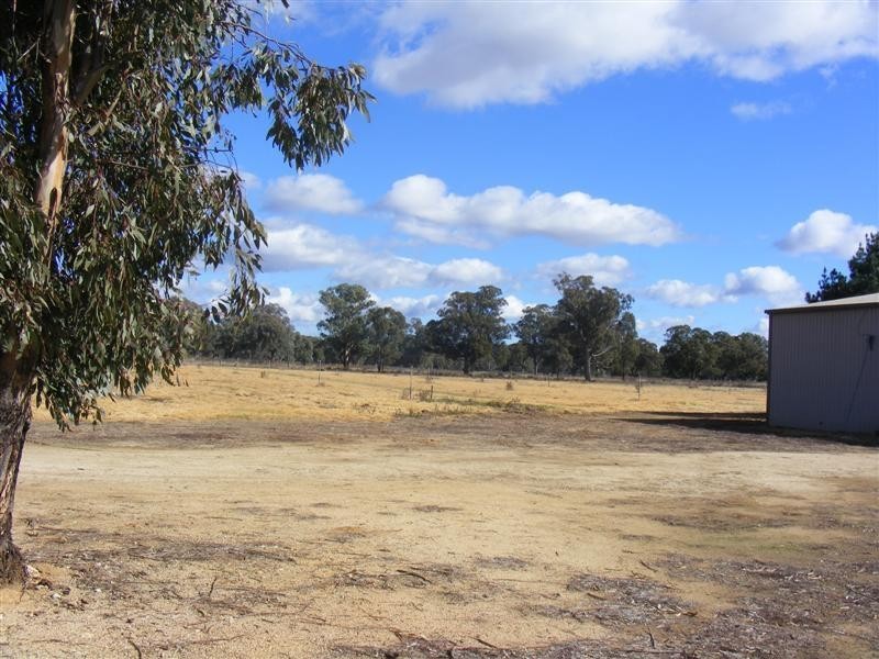 61 Farleigh Reserve Road, Cowra NSW 2794