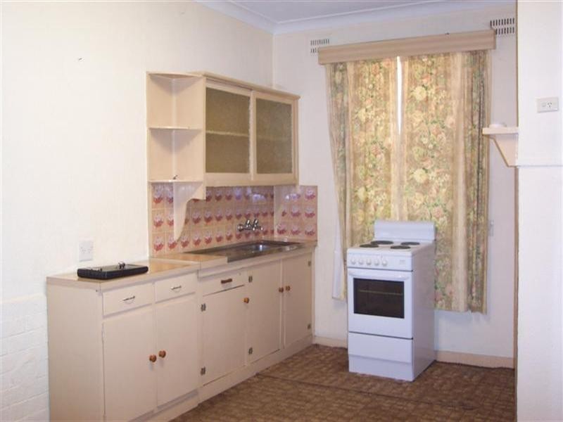 11 Haig Street, Cowra NSW 2794