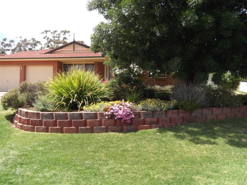 6 Casuarina Close, Cowra NSW 2794