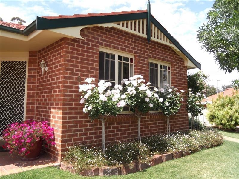 6 Casuarina Close, Cowra NSW 2794