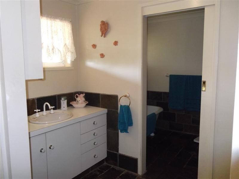 29 Dawson Drive, Cowra NSW 2794