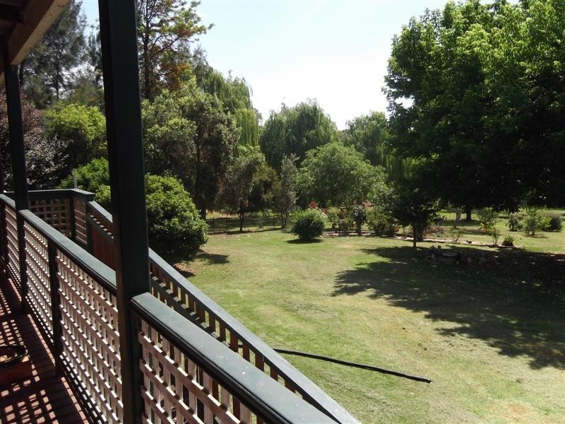 29 Dawson Drive, Cowra NSW 2794