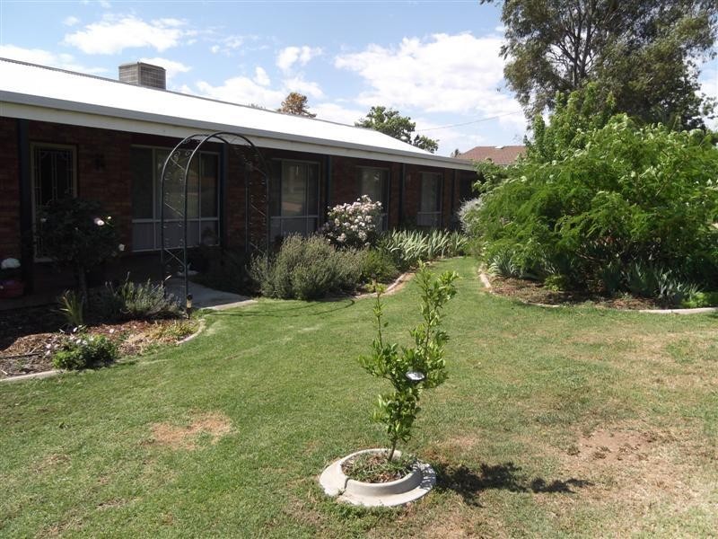 29 Dawson Drive, Cowra NSW 2794
