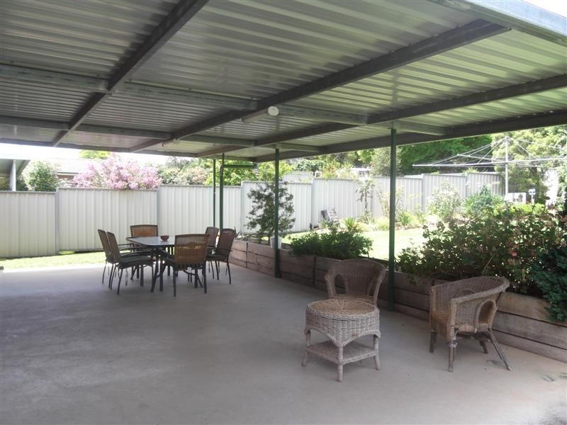 25 Kibbler Street, Cowra NSW 2794