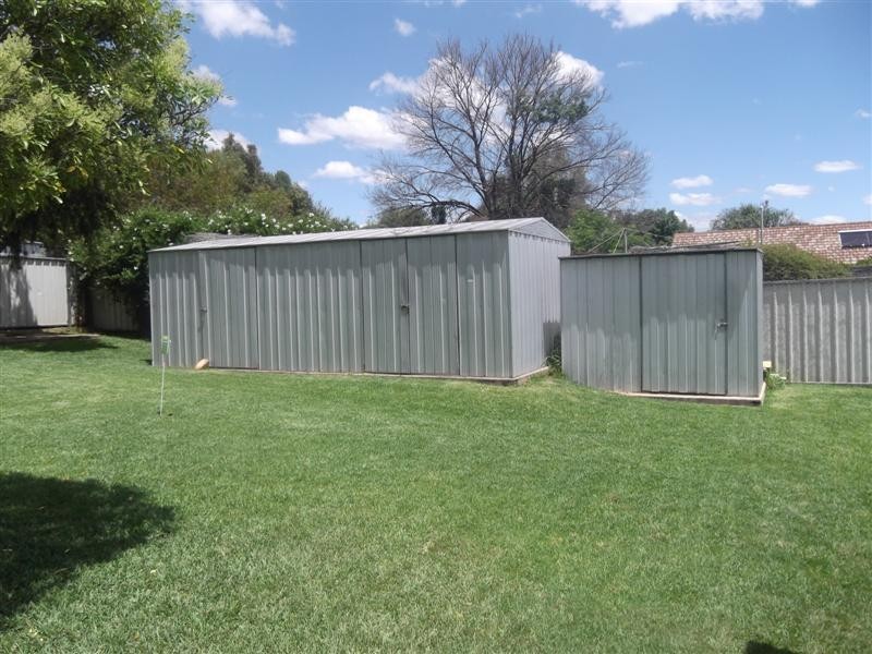 25 Kibbler Street, Cowra NSW 2794