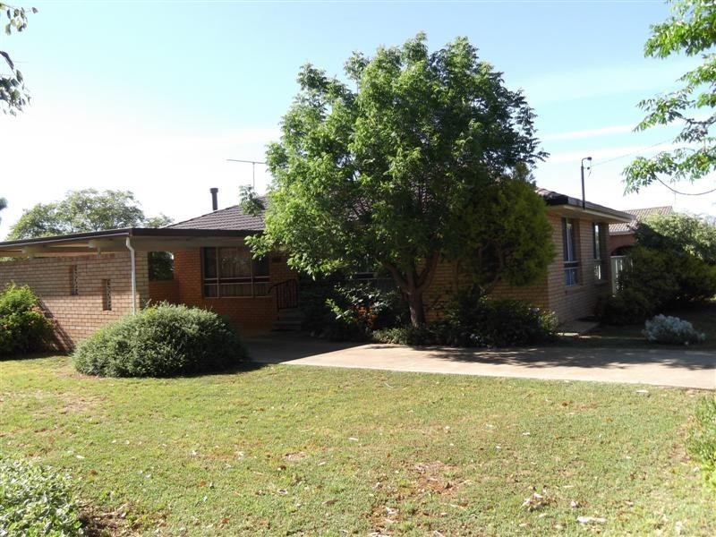 14 Bank Street, Gooloogong NSW 2805