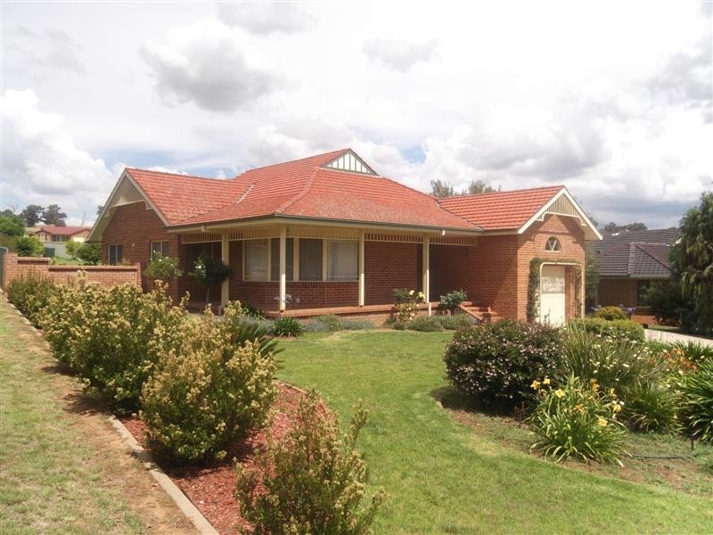 1 Appian Way, Cowra NSW 2794