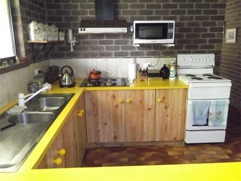 24 Hanna Street, Cowra NSW 2794