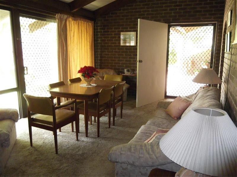 24 Hanna Street, Cowra NSW 2794