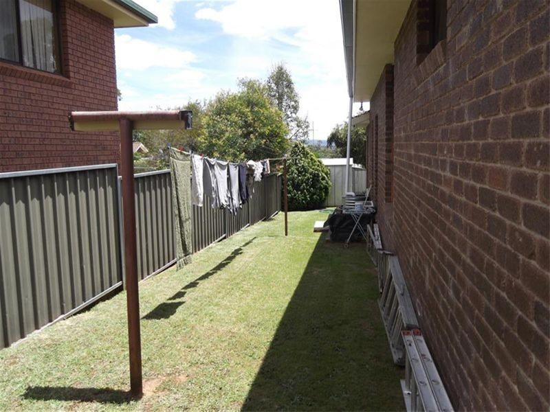 24 Hanna Street, Cowra NSW 2794