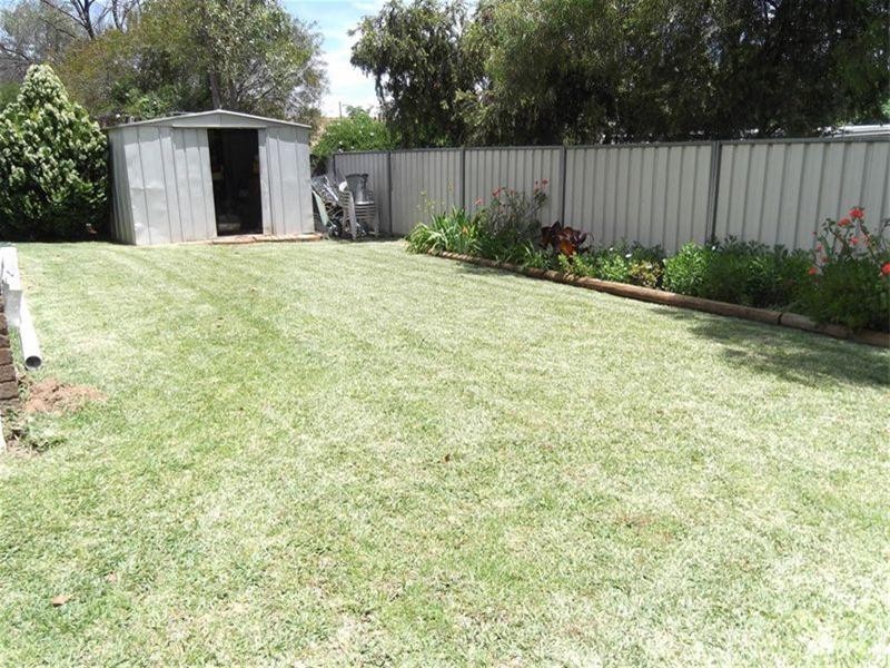 24 Hanna Street, Cowra NSW 2794