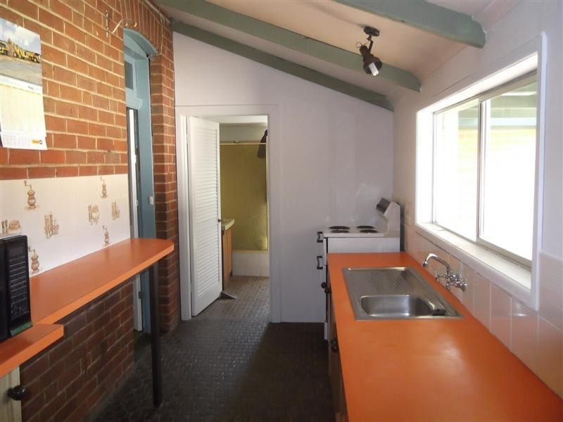 10 Lyall Street, Cowra NSW 2794