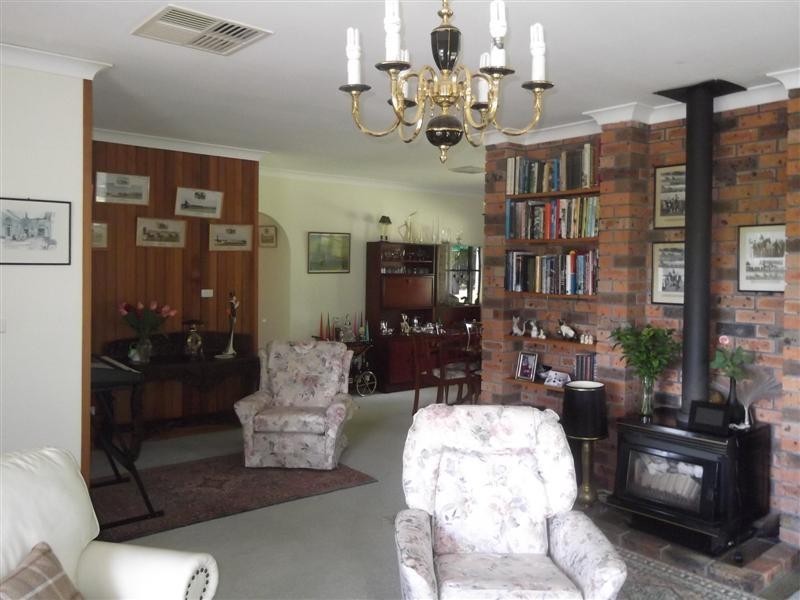 44 Dawson Drive, Cowra NSW 2794
