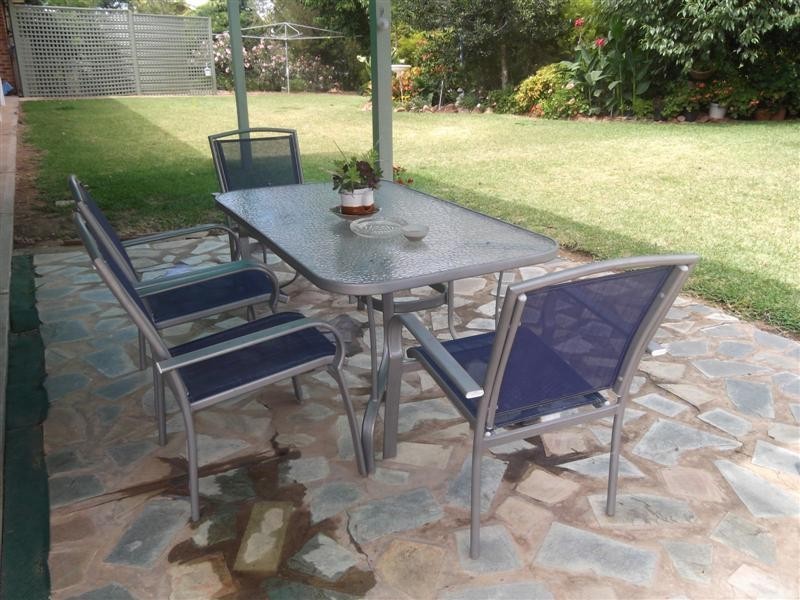 44 Dawson Drive, Cowra NSW 2794