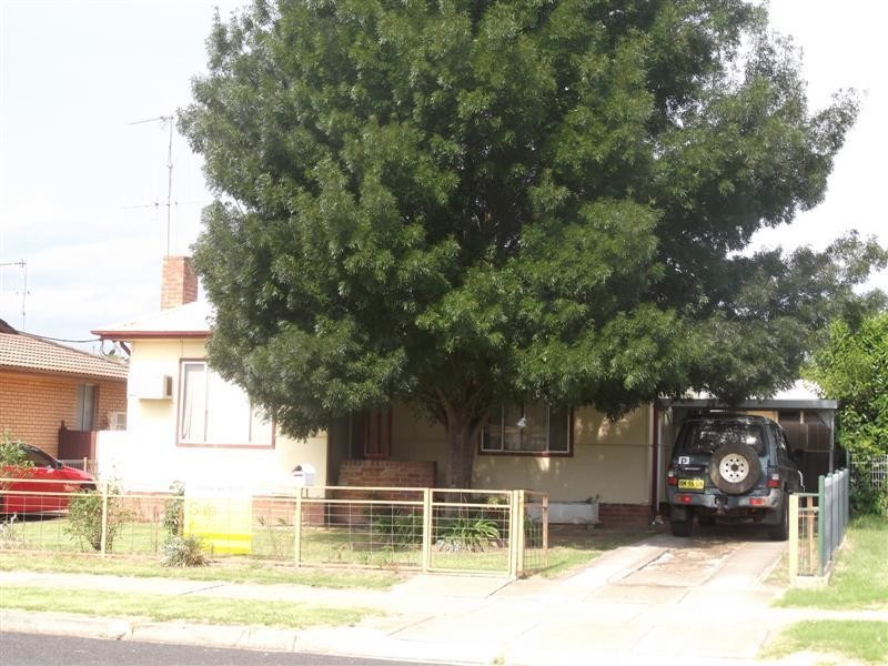 33 Darling Avenue, Cowra NSW 2794