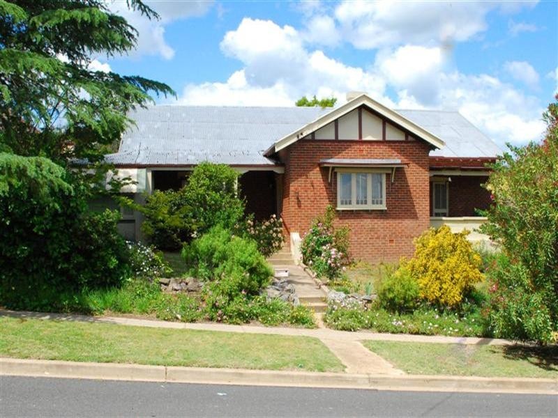 23 Lachlan Street, Cowra NSW 2794