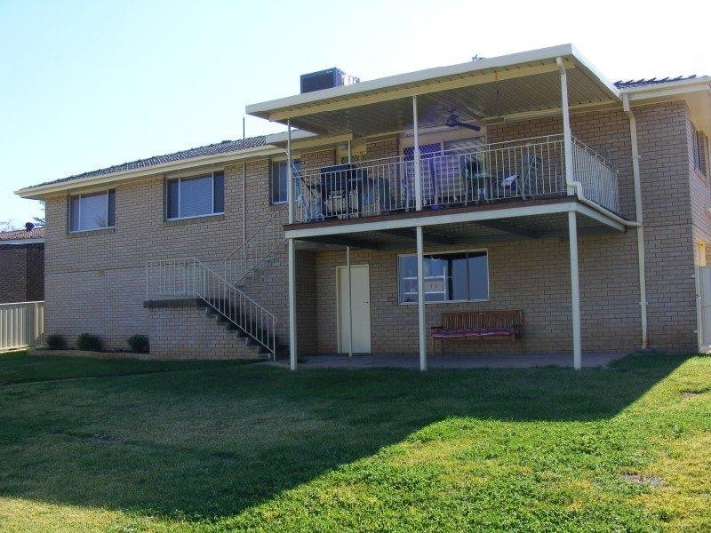 4 Taronga Drive, Cowra NSW 2794
